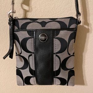 COACH Signature Classic Crossbody Swing Bag